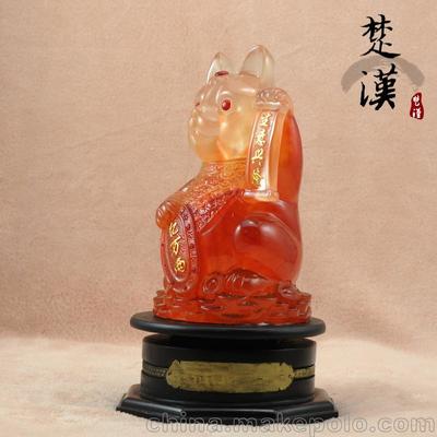 匠心雕琢，祥瑞之選 樹(shù)脂仿白玉吉祥小象擺件，締造家居與車(chē)居雙重福運(yùn)